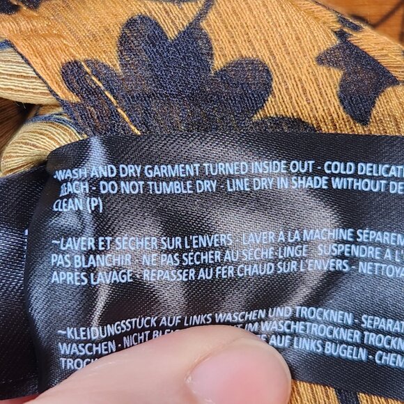 CMEO COLLECTIVE Love Hate Wrap Top - L - Picture 10 of 15